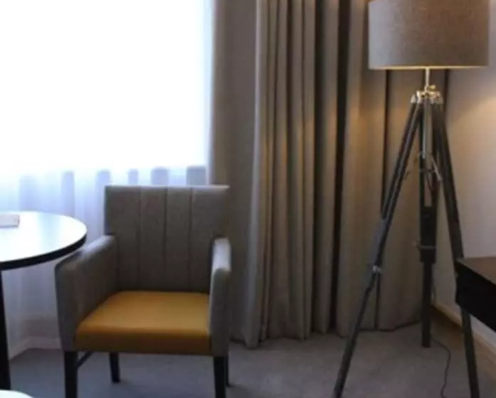 اتاق کلاسیک, Menlo Park Hotel