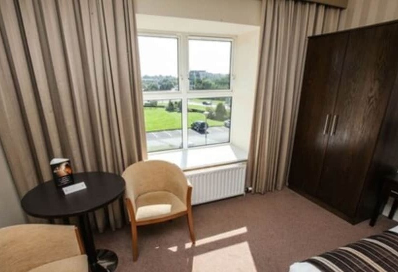 اتاق خانوادگی, Menlo Park Hotel