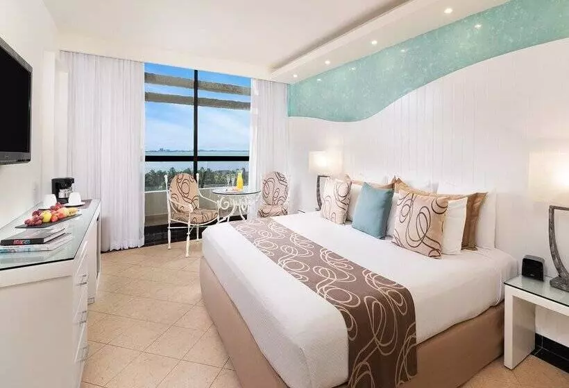 اتاق استاندارد با چشم‌انداز, Grand Oasis Cancun