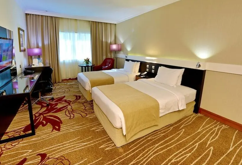 اتاق اجرایی با تخت بزرگ, Vision Imperial Hotel Formerly Excelsior Hotel Downtown