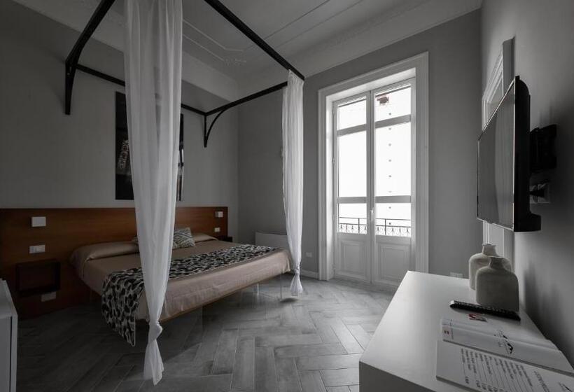 اتاق لوکس با تخت بزرگ, Suite Del Ponte Normanno