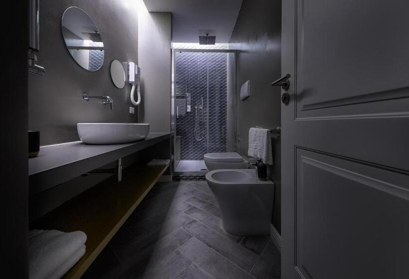 اتاق لوکس با تخت بزرگ, Suite Del Ponte Normanno