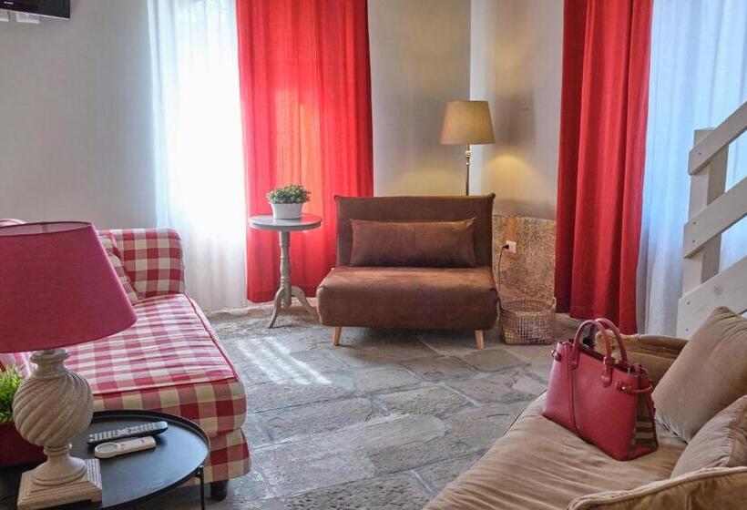 سوییت خانوادگی, Tenuta Edone  Country House