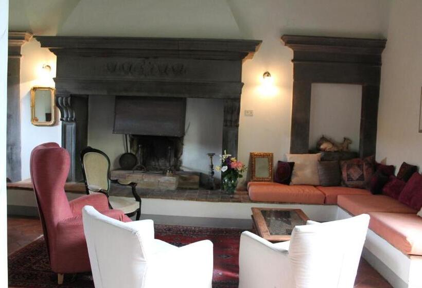 اتاق استاندارد با چشم‌انداز باغ, Il Poggio B&b