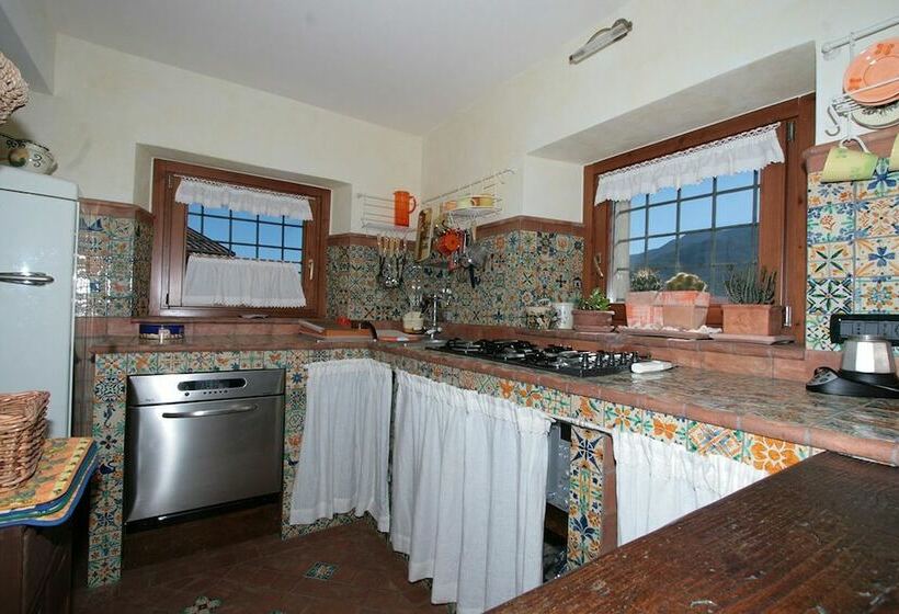 침실 2개 아파트, Il Lago Racconta