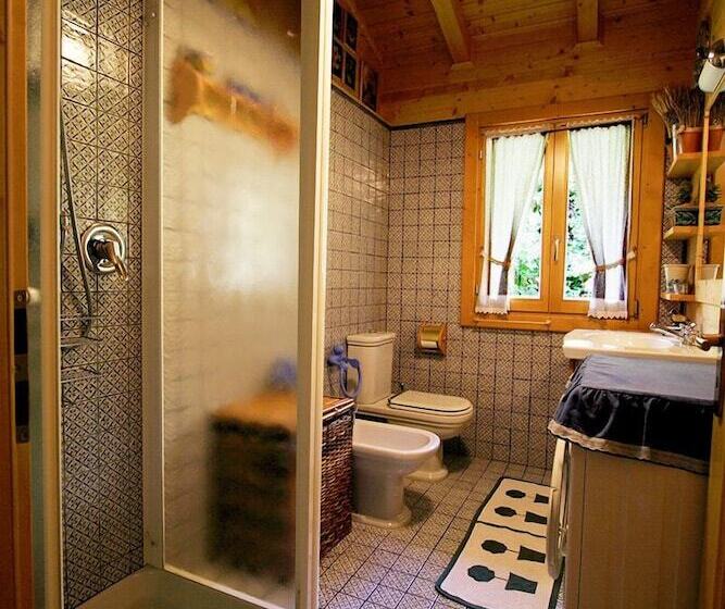 침실 4개 주택, Il Lago Racconta