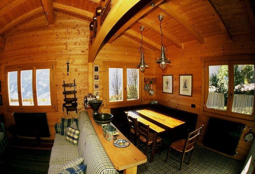 침실 4개 주택, Il Lago Racconta