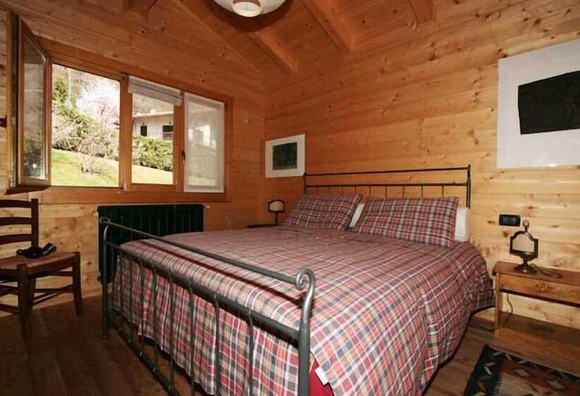 침실 4개 주택, Il Lago Racconta