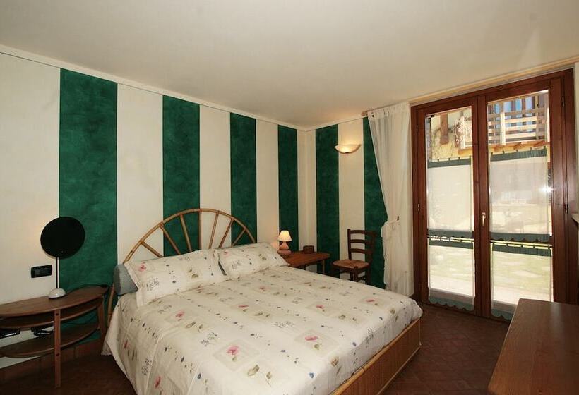 침실 4개 주택, Il Lago Racconta