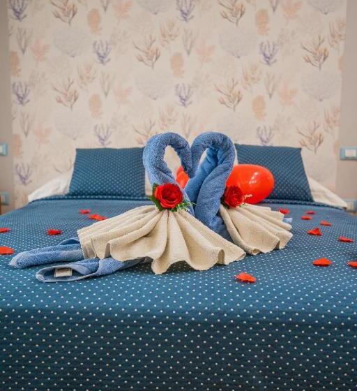 سوئیت با وان آب گرم, Le Suite Del Nostromo