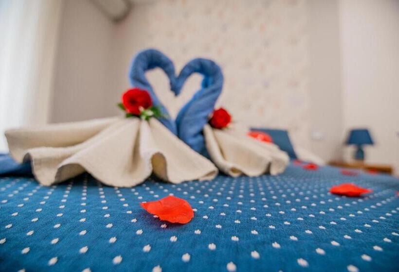 سوئیت با وان آب گرم, Le Suite Del Nostromo