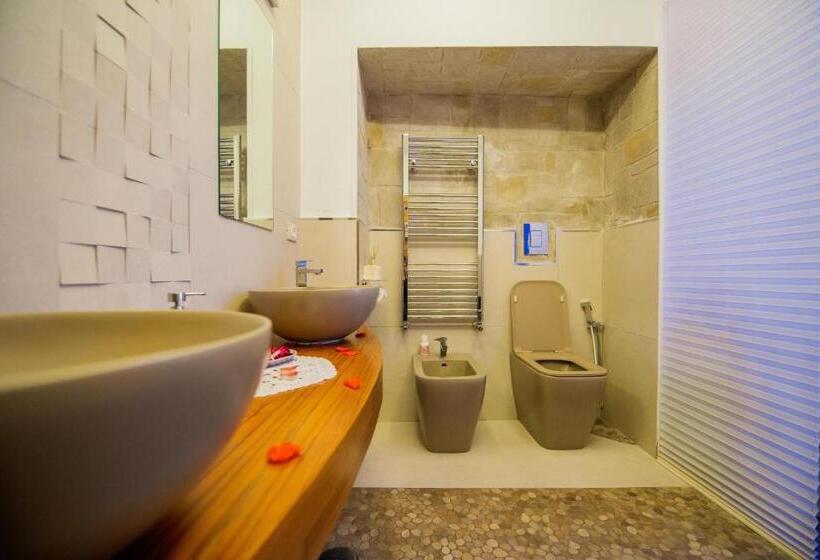 سوییت سوپریور, Le Suite Del Nostromo