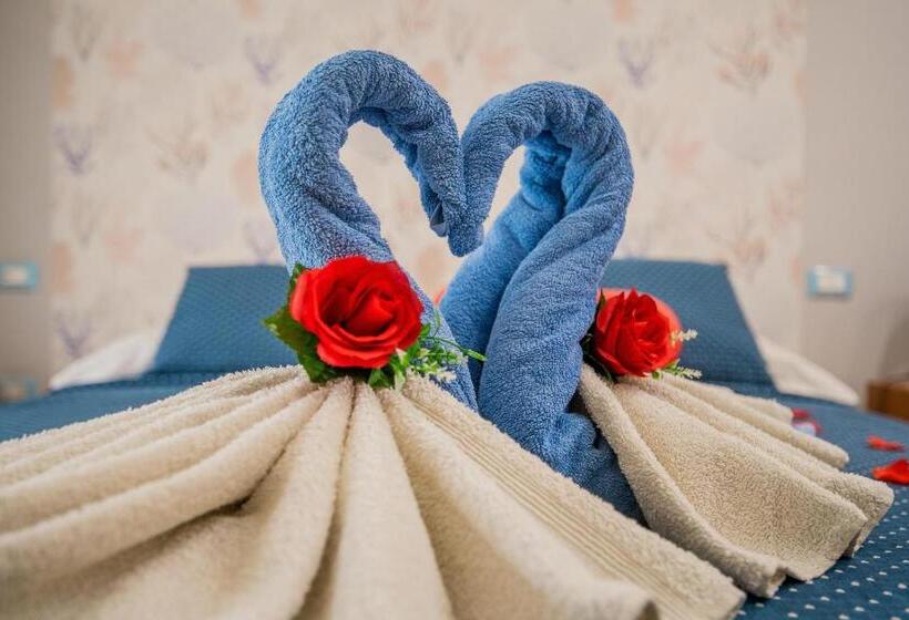 سوئیت با وان آب گرم, Le Suite Del Nostromo