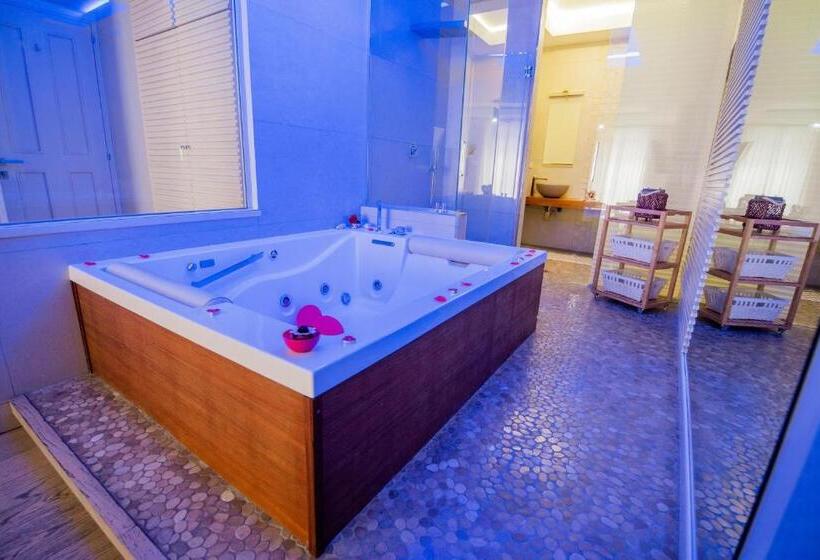 سوییت سوپریور, Le Suite Del Nostromo