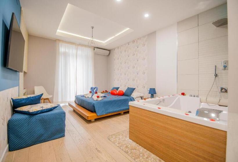 سوئیت با وان آب گرم, Le Suite Del Nostromo