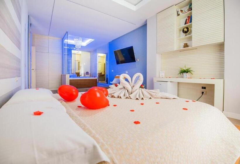 سوییت سوپریور, Le Suite Del Nostromo