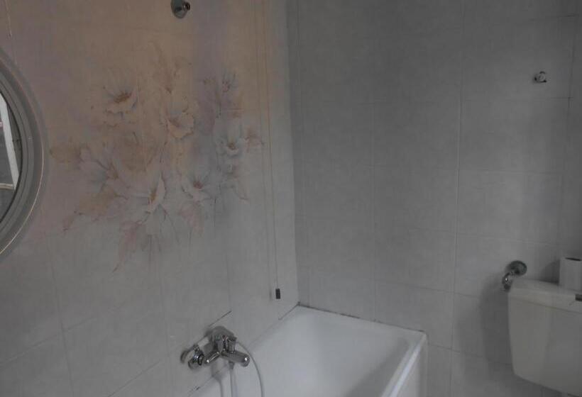 اتاق استاندارد, The Sunrise