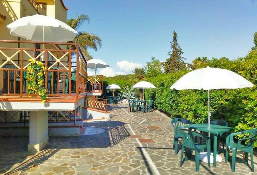 דירת חדר, Villa Paeonia