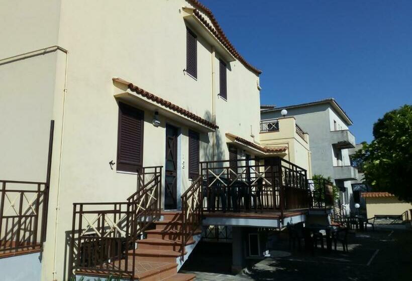 דירת חדר, Villa Paeonia