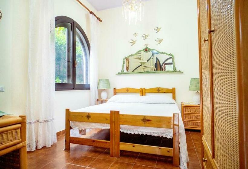 Номер Стандарт Трехместный, Affittacamere Sa Bratza Vacanze