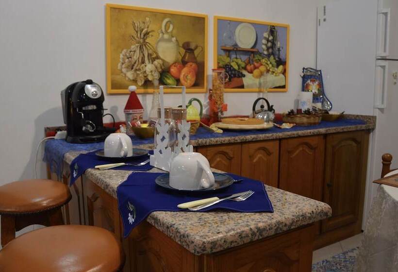 اتاق لوکس, B&b Vicolo Del Chiostro