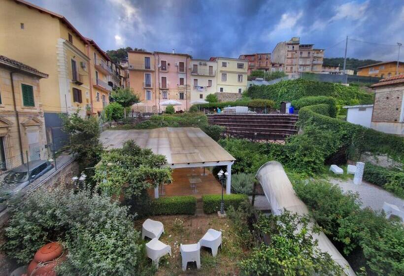 سوئیت با بالکن, Casa Lissania
