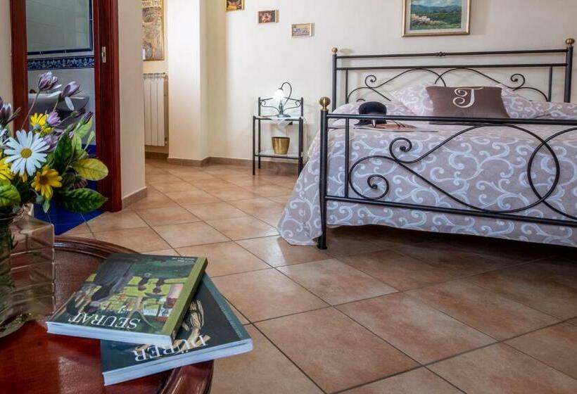 חדר סטנדרט לארבעה, Torremerlata B&b