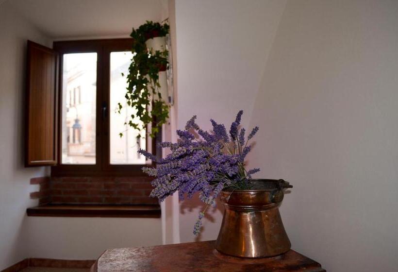 شقة غرفة واحدة, B&b Chiostro San Marco