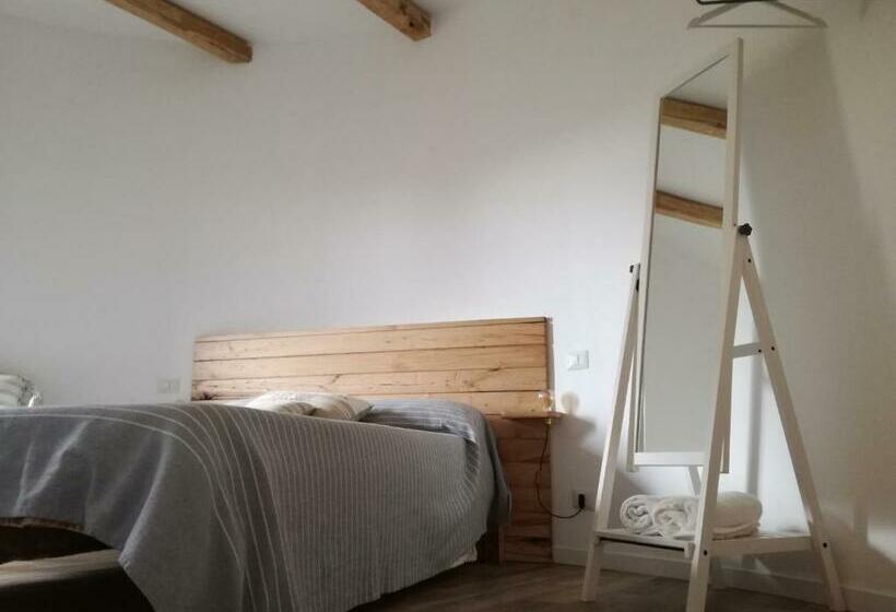 Standard Szoba Erkéllyel, Il Silos