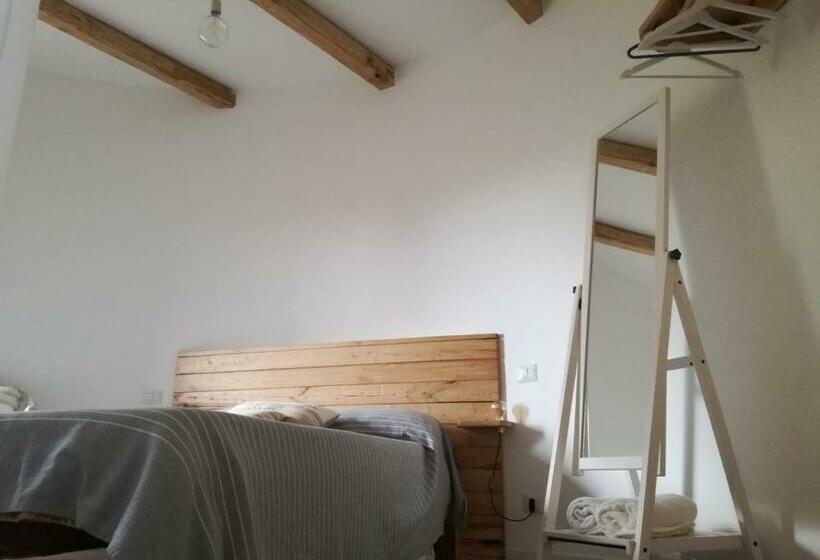 Standard Szoba Erkéllyel, Il Silos