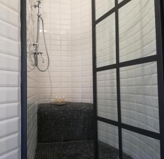 Standard Szoba Erkéllyel, Il Silos