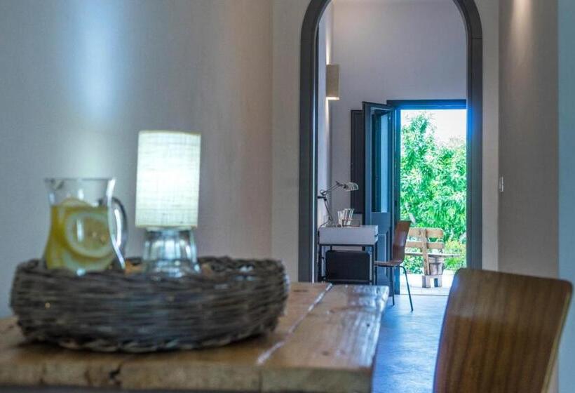 جناح ديلوكس, Masseria Le Mandorle