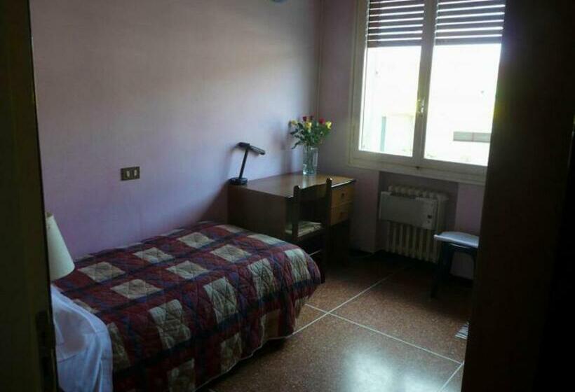 스탠다드 싱글 룸, Triana E Tyche