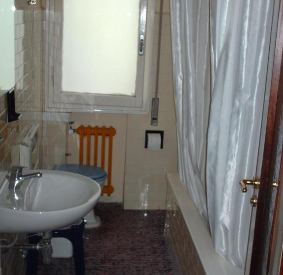 스탠다드 룸, Triana E Tyche