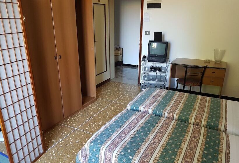 스탠다드 룸 공동 욕실, Triana E Tyche