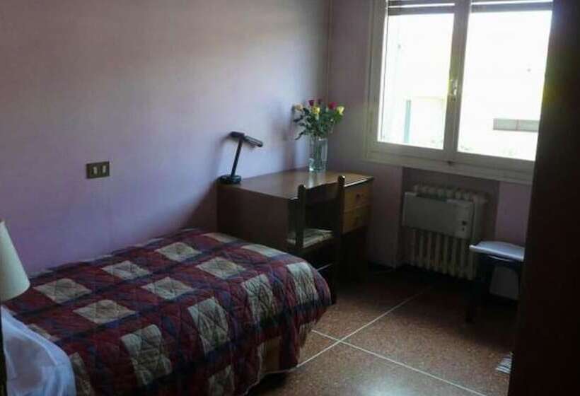 스탠다드 싱글 룸 공동욕실, Triana E Tyche