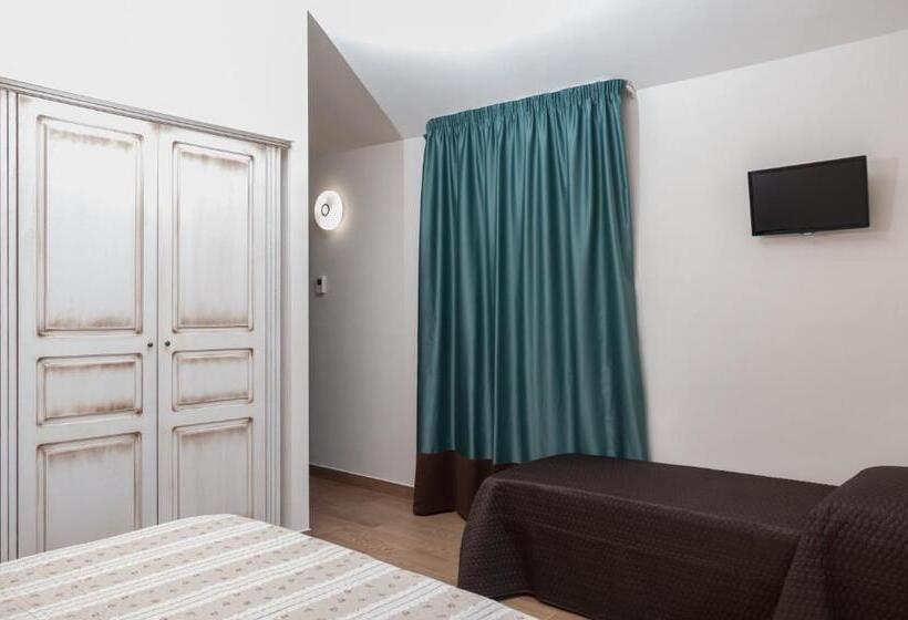 Трехместный Номер Стандарт с Балконом, Donna Carmela Sede Unica A Sciacca