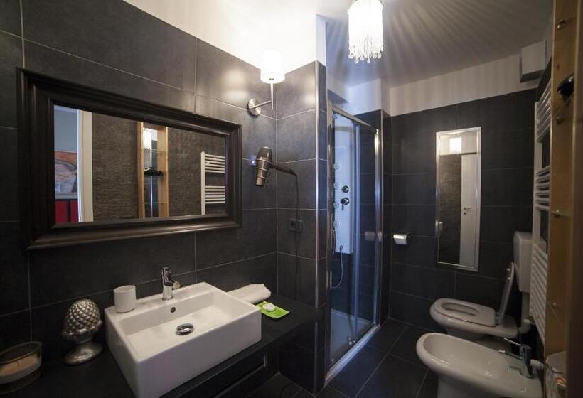 اتاق استاندارد با بالکن, Residenze Torinesi