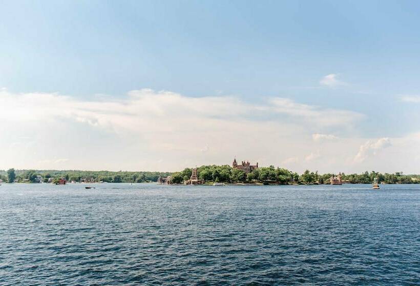 غرفه قياسيه سريرين مزدوجين, Capt. Thomson S Resort