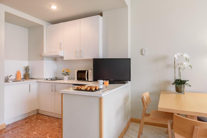 חדר סטנדרט לארבעה, Aparthotel Exe Campus San Mamés
