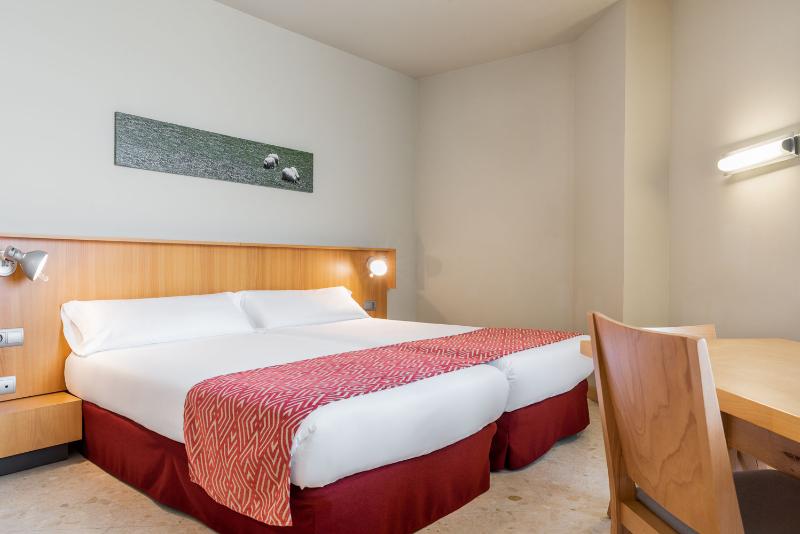 חדר סטנדרט לארבעה, Aparthotel Exe Campus San Mamés