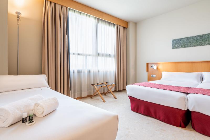 חדר סטנדרט לשלושה, Aparthotel Exe Campus San Mamés