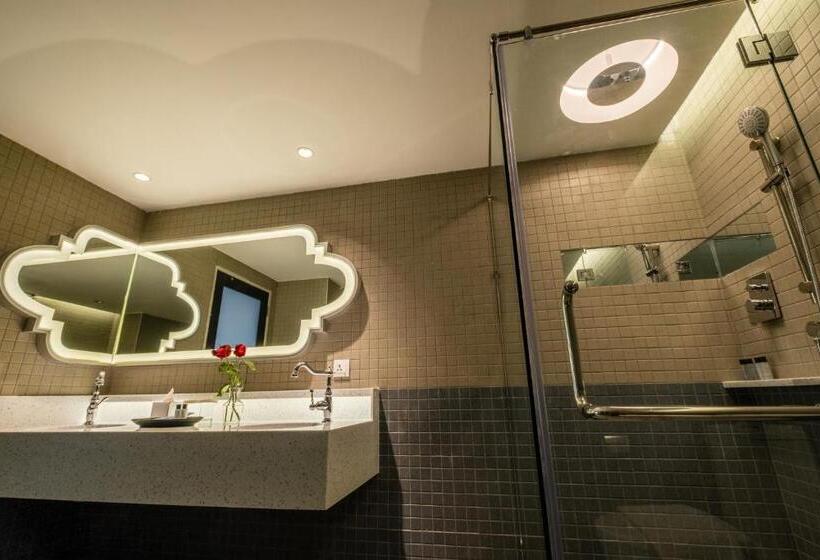 استودیوی پریمیوم, Grand Swiss Belhotel Melaka