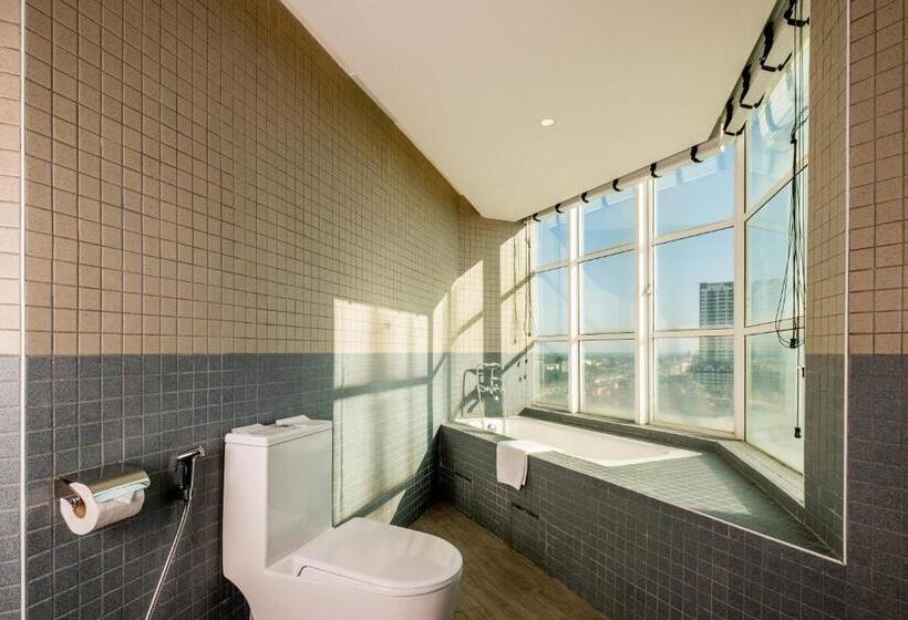 سوئیت پریمیوم, Grand Swiss Belhotel Melaka