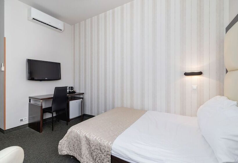 标准单人间, Atrium