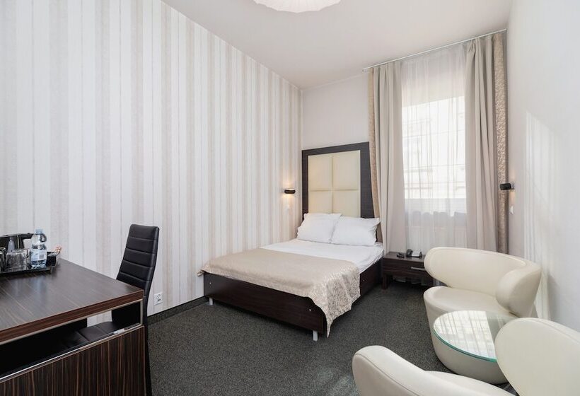 标准单人间, Atrium