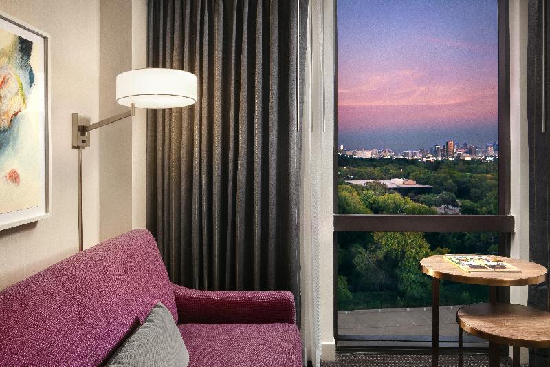 キングサイズベッドのスタンダードルーム, Crowne Plaza Dallas Love Field   Med Area, An Ihg