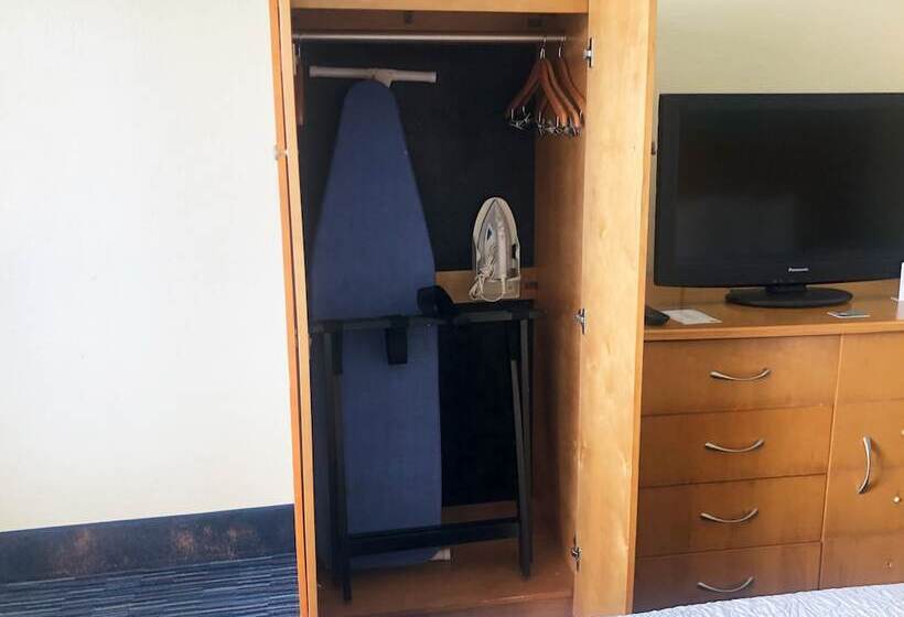 Süit, Days Inn By Wyndham Cocoa Beach Port Canaveral