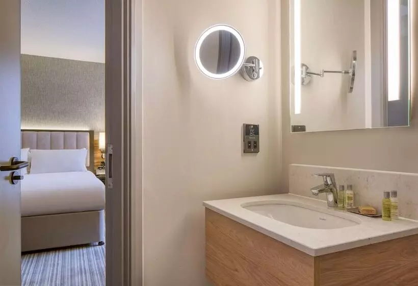 スタンダードルーム, Doubletree By Hilton London   Chelsea