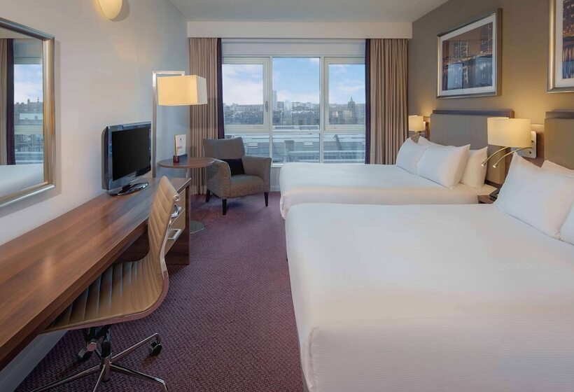 스탠다드 룸 더블 침대 2개, Doubletree By Hilton London   Chelsea